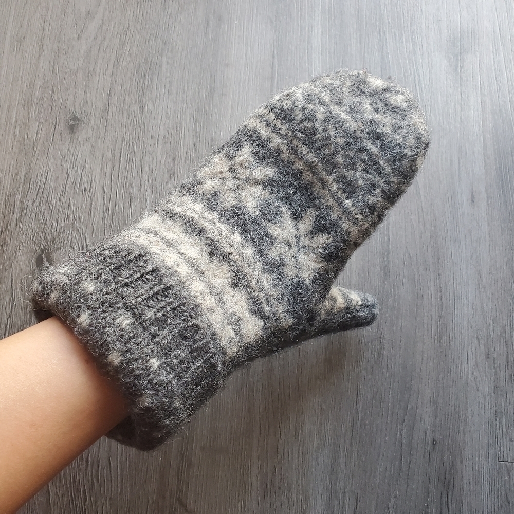 Handmade Mittens - Picture 4 of 5
